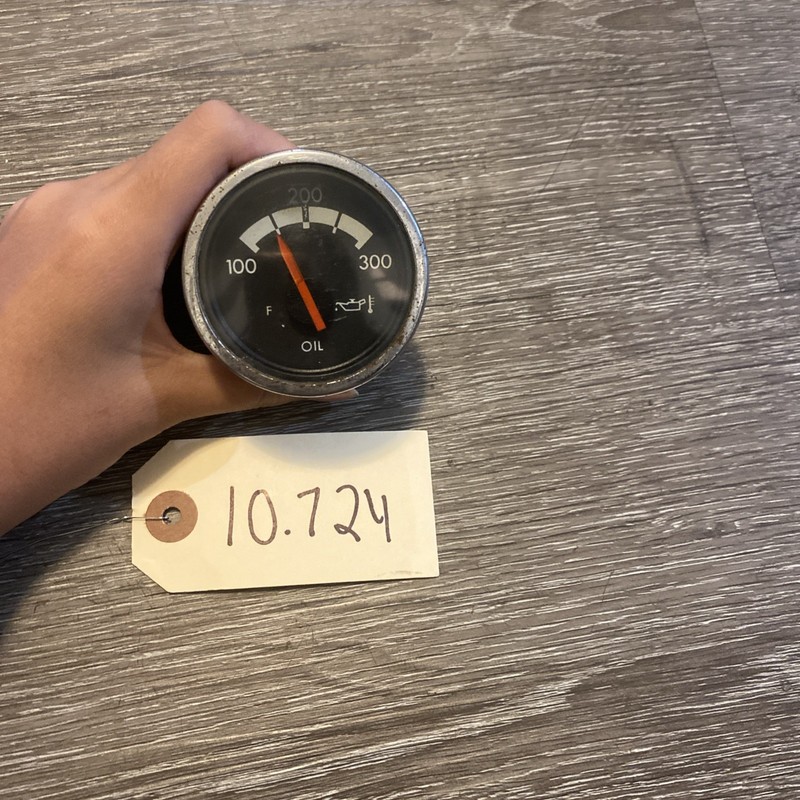 Freightliner CenturyOil Gauge (broken)- P/N: 2245517010, 66 8270954-010