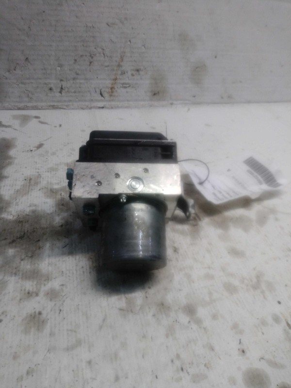 2015 BMW X1 ABS Pump & Motor Assembly OEM 34516856924 107K Miles White