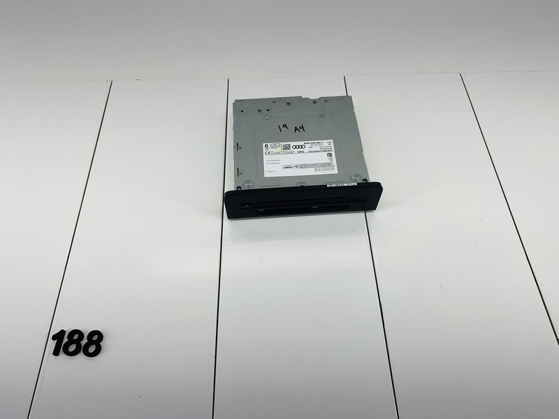 17-20 AUDI A4 B9 FRONT CENTER DASH INSTRUMENT PANEL RADIO RECEIVER MODULE OEM