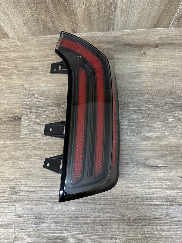 2023-25 KIA TELLURIDE RH TAIL LIGHT ASSY OEM PART # 92402-S9600