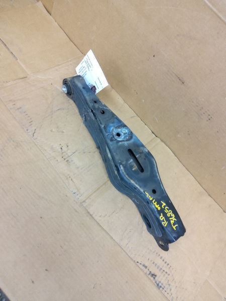Passenger Lower Control Arm Rear Spring Seat 1 Bushing Fits 16-20 TUCSON 262913
