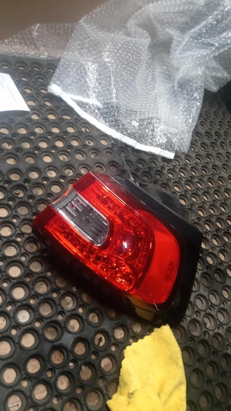 2014-2018 Jeep Cherokee Right Tail Light Assembly Grey LED OEM Used 129K