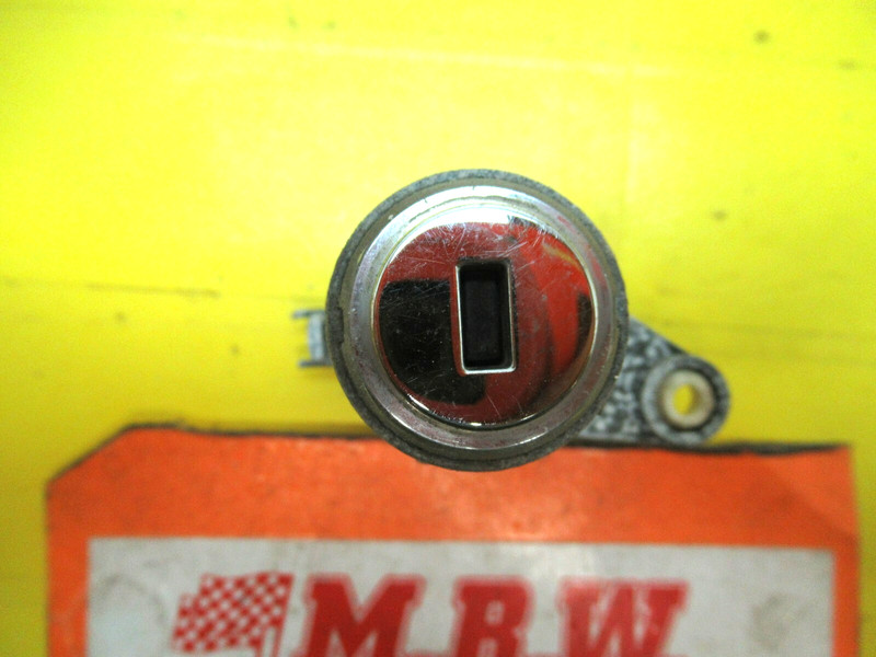 KEY LOCK CYLINDER OUTER DOOR HANDLE Driver SIDE FRONT LF for 01-09 VOLVO S60 S70