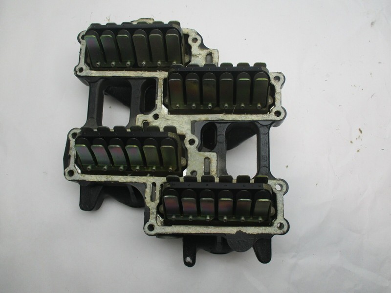 332243-2 332243 0397336 Evinrude Johnson 140Hp Intake Manifold & Leaf Plate Assy