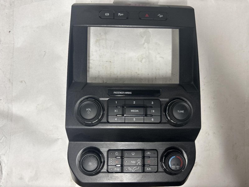 2019 FORD F350SD radio control panel KC3T18E243APC OEM 19