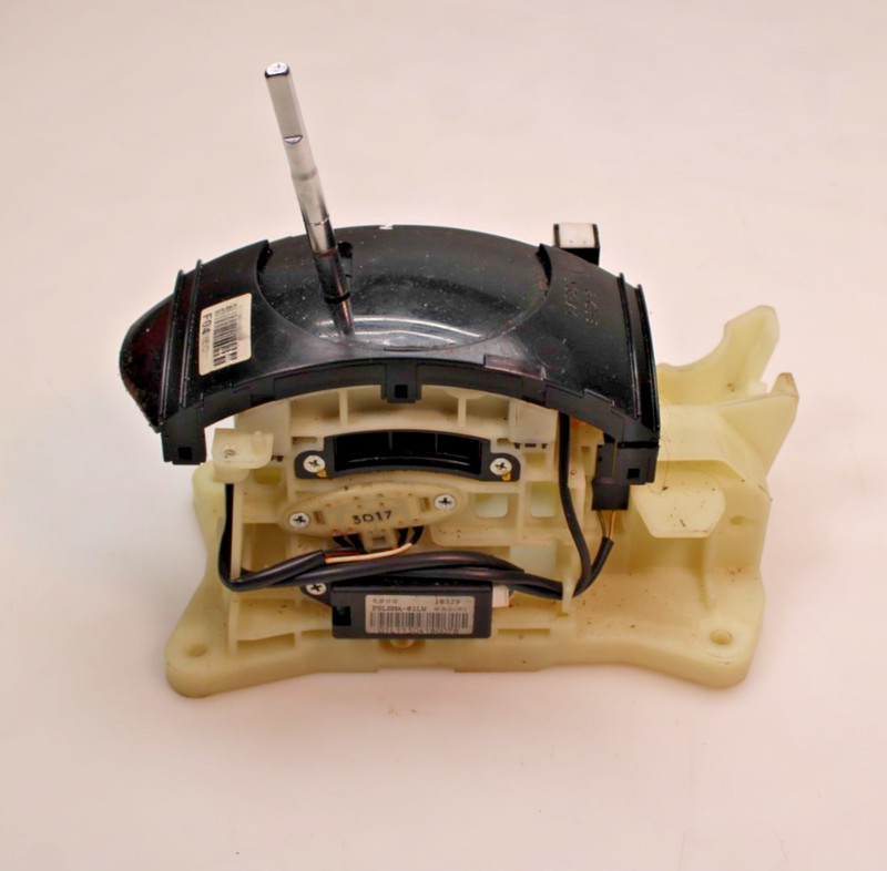 2012-2017 HYUNDAI VELOSTER SHIFTER ASSEMBLY OEM 46700-2V210