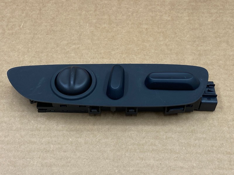2020-2023 BUICK ENCORE GX FRONT LEFT DRIVER SIDE SEAT CONTROL SWITCH OEM LOT761