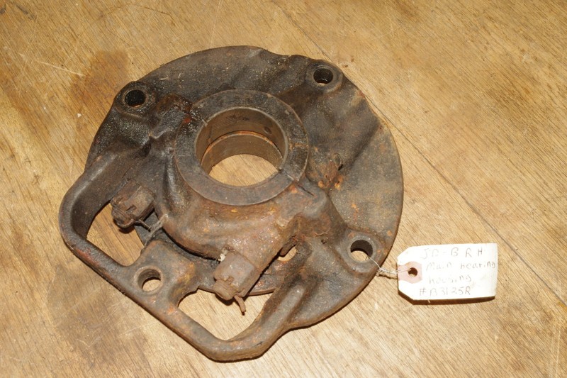 John Deere 133125R "B" "R" "H" Main Bearing Housing *FREE SHIPPING*