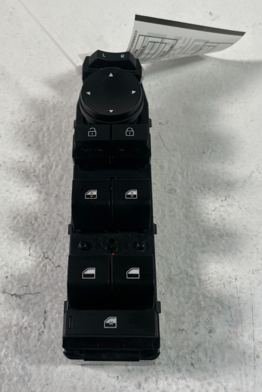 2025 HYUNDAI TUCSON FRONT LEFT DRIVER SIDE DOOR MASTER WINDOW SWITCH # 105905