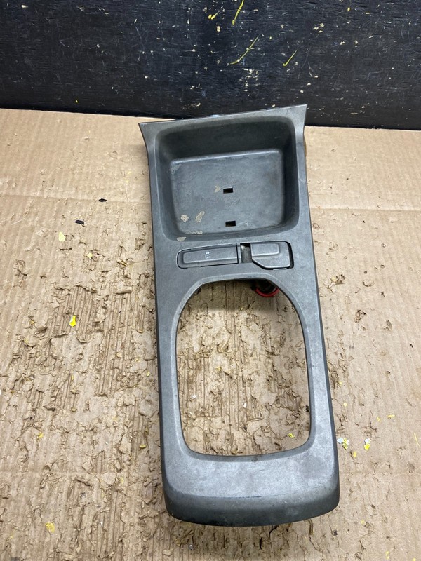 2010-2015 Chevrolet Camaro Camaro Center Console Shifter Trim Panel V7915 DG