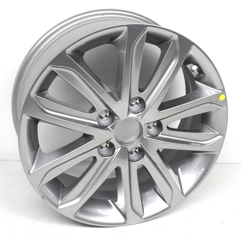 OEM Hyundai Elantra Sedan 16 Inch Wheel 52910-3X760 Dent Surface Scratches
