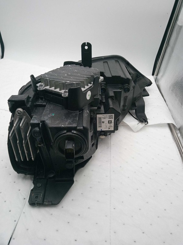 2021 Buick Envision Right Headlight Assembly Grey OEM 718300 48K Miles