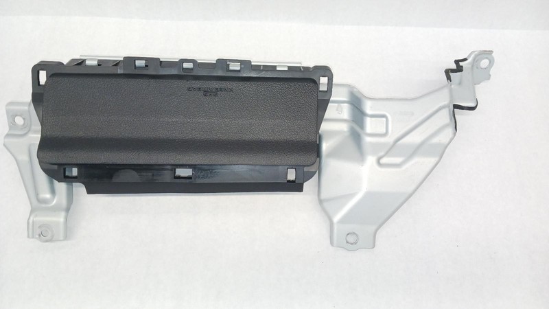18-'24 TOYOTA 4 RUNNER Left driver knee Air Bag black OEM