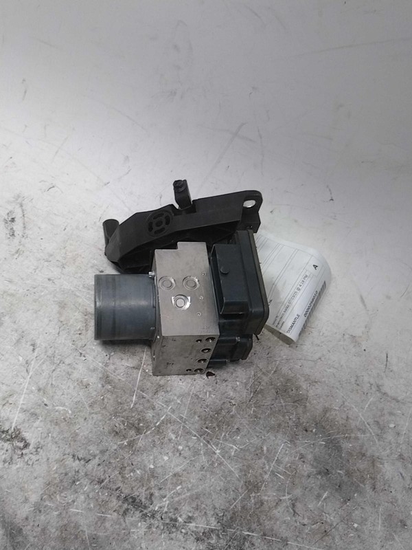 2015 Mercedes-Benz S-Class ABS Hydraulic Assembly OEM 2224310400 141K Miles