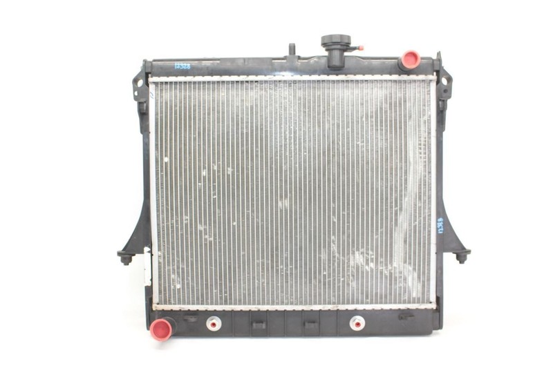 06-10 Hummer H3 3.7L Radiator Assembly
