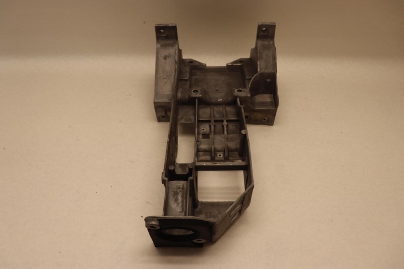 2017-2019 CHEVY CORVETTE STEERING COLUMN UPPER SUPPORT BRACKET MOUNT OEM