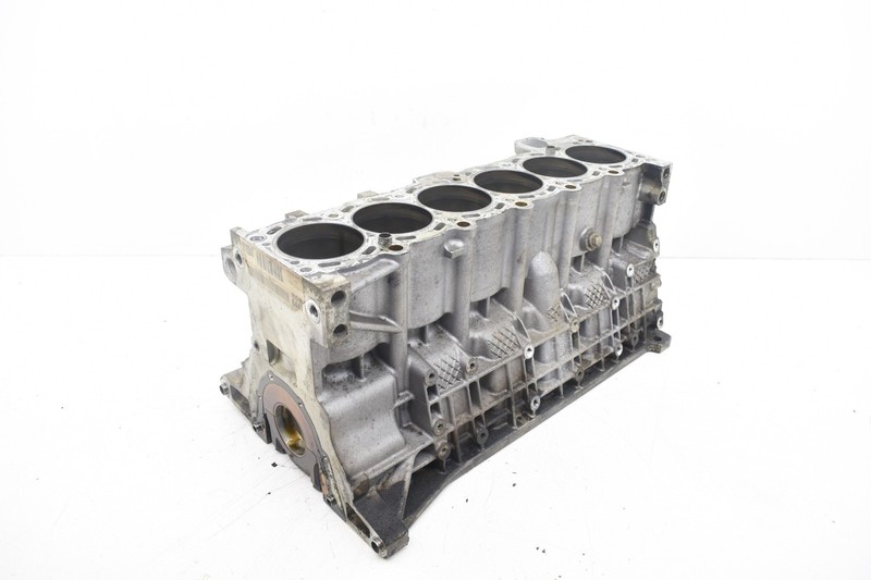 2003 BMW E46 M54 M54B30 Aluminum Engine Block with Main Caps OEM KW90