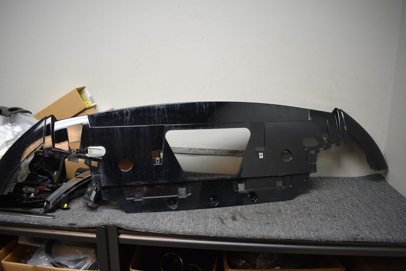 2017-2018 LAND ROVER RANGE ROVER VELAR DYNAMIC LOWER SKIRT FACTORY OEM