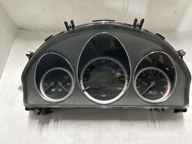 2011 MERCEDES C-CLASS Speedometer C300 2049003805 90k miles OEM 11