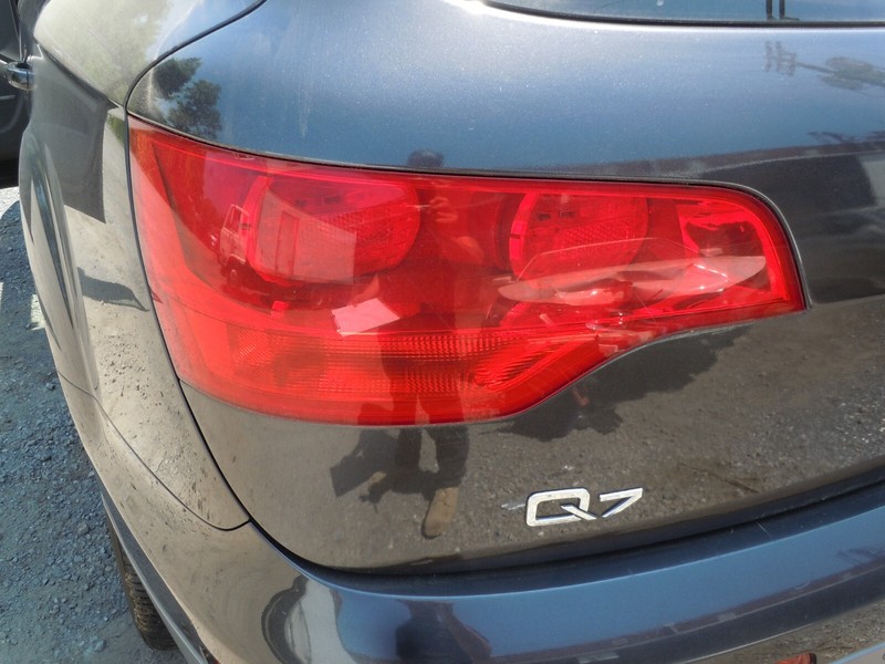 2007-2009 Audi Q7 Hatch Gate Mounted Tail Light Driver Left LH OEM