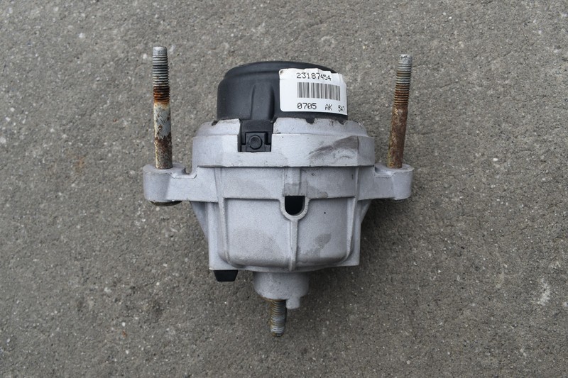2014-19 Corvette C7 RH PASSENGER SIDE Engine Mount Bracket *23187454 GM* *USED*
