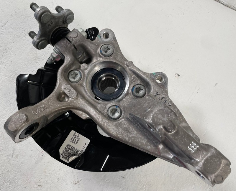 2022-26 HYUNDAI TUCSON AWD FRONT RIGHT SIDE SPINDLE KNUCKLE W/ WHEEL HUB #110214
