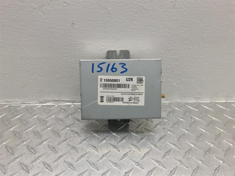 08 09 10 SATURN VUE SATELLITE RECIEVER OPT U2K OEM 2591235
