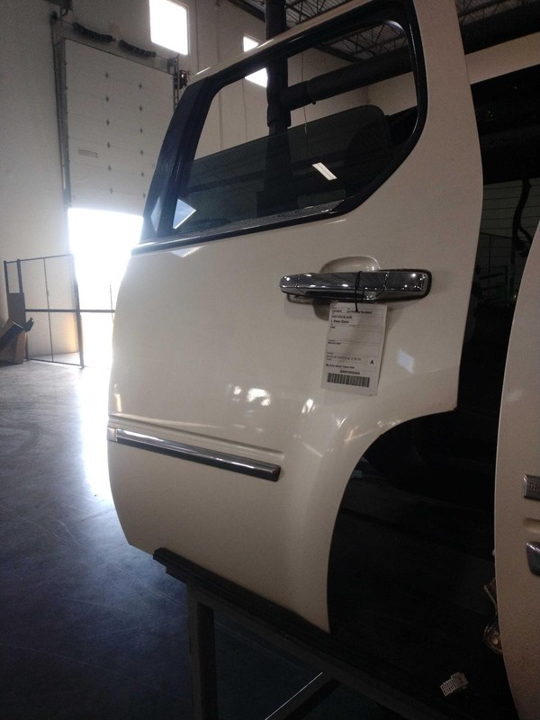 2007 Cadillac Escalade Left Door White 4DR SUV Good Condition No Rust