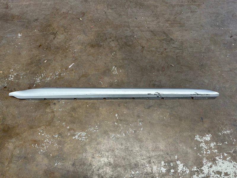 16-21 BMW X1 F48 RIGHT PASSENGER SIDE SKIRT ROCKER MOLDING PANEL OEM