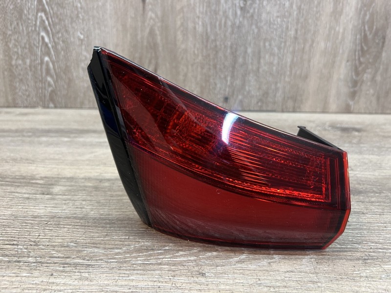 2019-2021 TOYOTA PRIUS RH TAIL LIGHT ASSY OEM 81480-47020