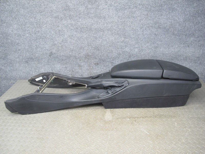 2006-2007 BMW E63 E64 M6 CENTER CONSOLE TRIM COVER PANEL W ARMREST