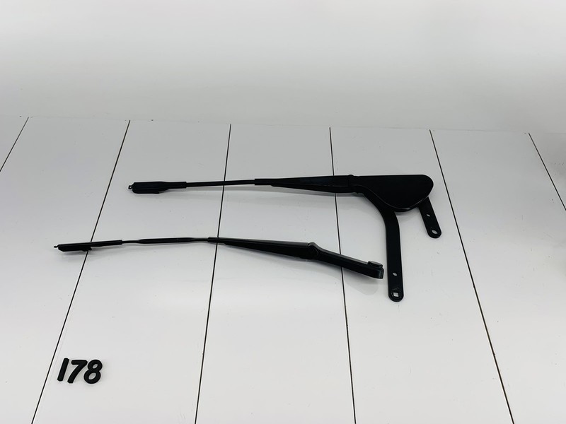 09-11 MERCEDES BENZ SLK300 RIGHT & LEFT SIDE WINDSHIELD WIPER ARM SET OF 2 OEM