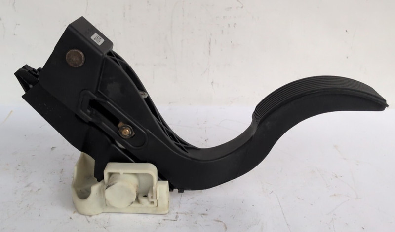 2002 Lincoln Town Car Accelerator Throttle Gas Pedal Electronic Automatic OEM