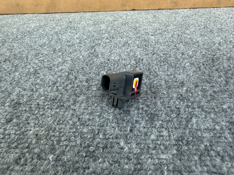 GENESIS GV70 2022-2026 OEM FRONT REAR LEFT OR RIGHT SENSOR ASSEMBLY