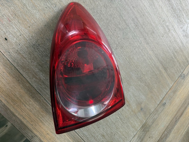 2004 - 2005 Mazda 6 Sport Wagon Left Driver LH Tail Light Taillight OEM H9285 DG