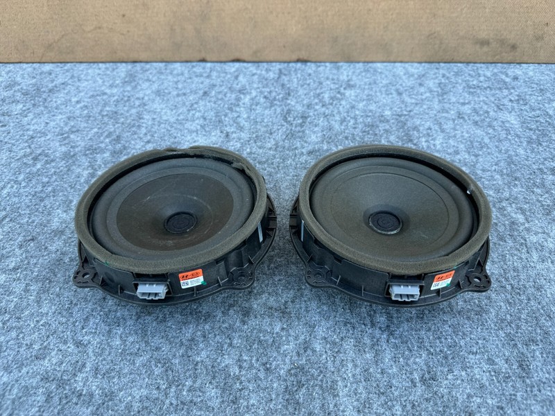 KIA STINGER 2018-2023 OEM REAR LEFT AND RIGHT DOOR SPEAKERS HARMAN ASSY (PAIR)