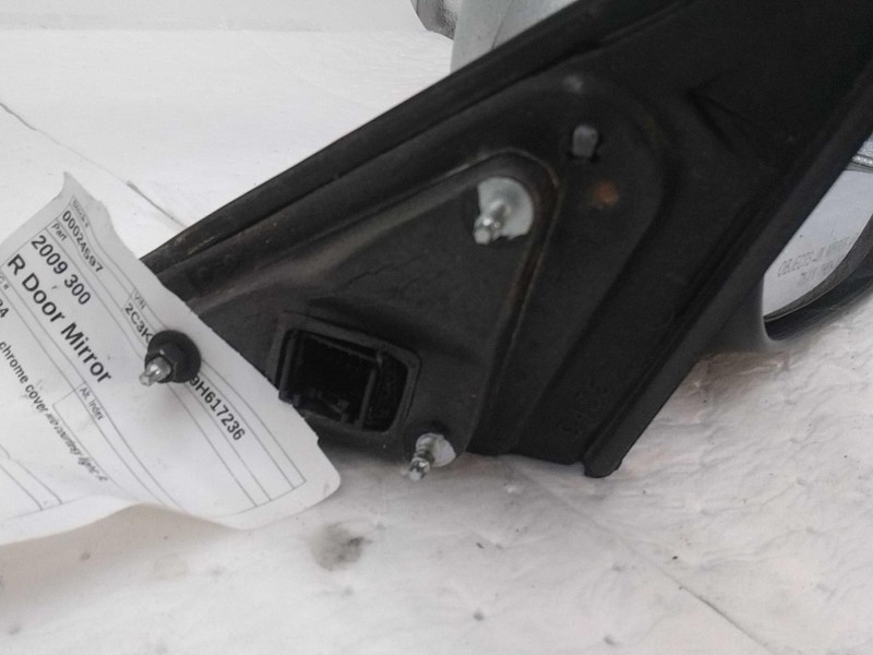 2009 Chrysler 300 Right Door Mirror Assembly White OEM 301626 133K Miles