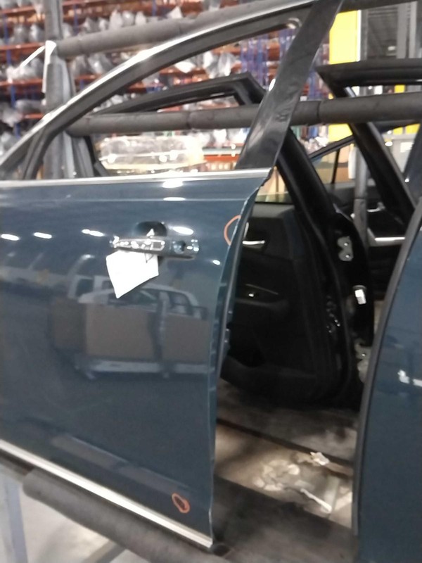 2015 Lincoln MKS Left Front Door Blue Dents OEM 459205 161K Miles