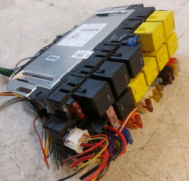 2001-2006 Mercedes S430 AMG Front Left SAM Relay Fuse Box A0295450432 OEM