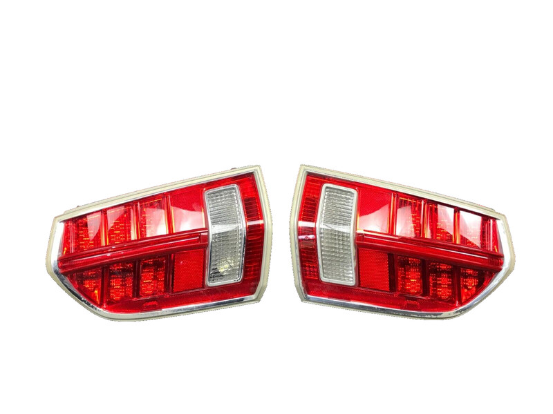 2012-2014 Chrysler 300 SRT Right & Left Tail Light Assembly Set 68154602AA
