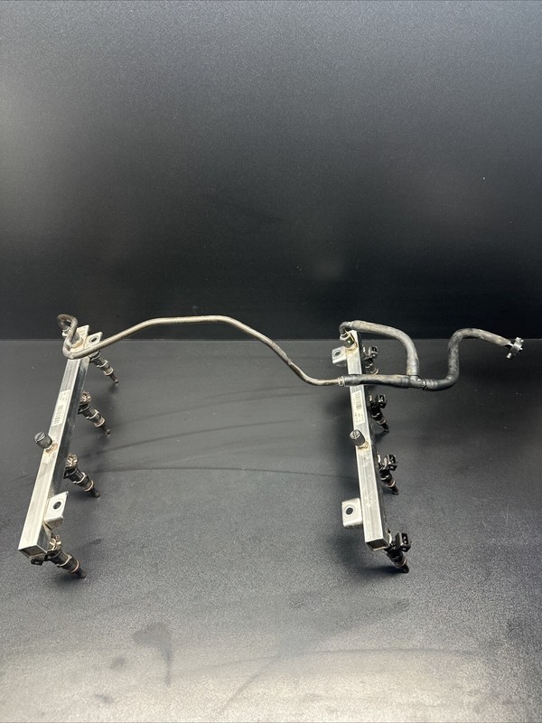 Maserati GranTurismo M145 M139 S 4.7 Fuel Injection Rail Line w/ Injectors OEM