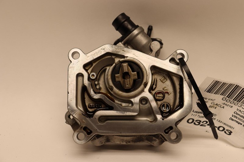 2014-2019 MERCEDES CLA CLASS CLA45 AMG C117 ENGINE VACUUM PUMP OEM