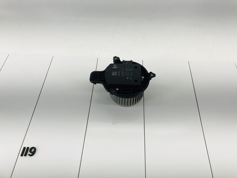 16-18 CHEVROLET MALIBU FRONT DASHBOARD HVAC AIR VENT BLOWER FAN MOTOR OEM
