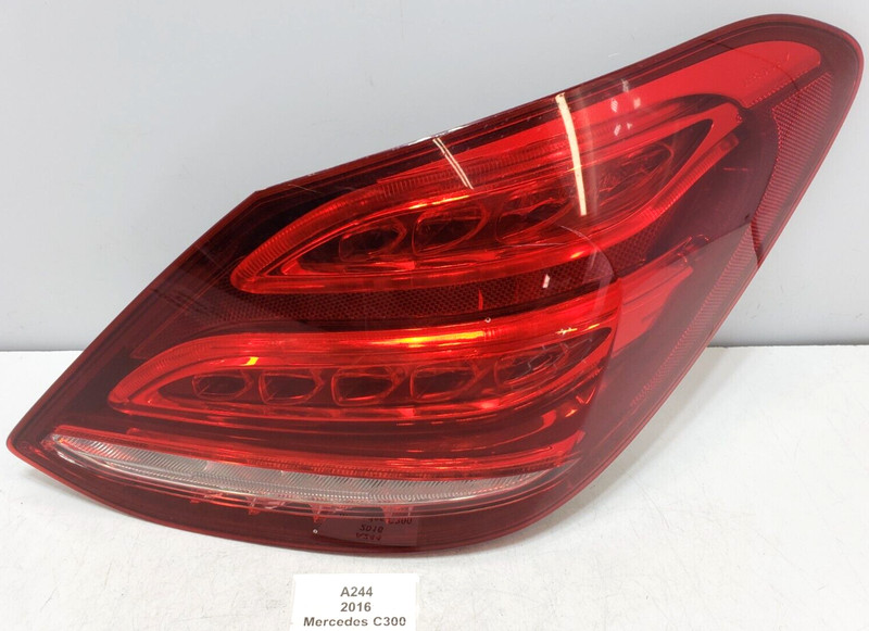 ✅ 2015-2018 OEM Mercedes W205 C300 Rear Right Passenger Tail Light Lamp