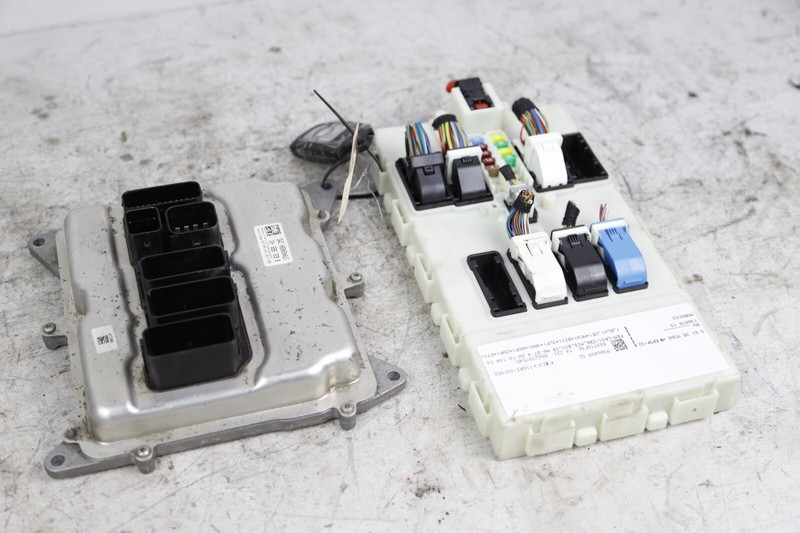 12-16 BMW F30 228 320 328 428 2.0l RWD Engine Motor DME ECU Control Key Set OEM