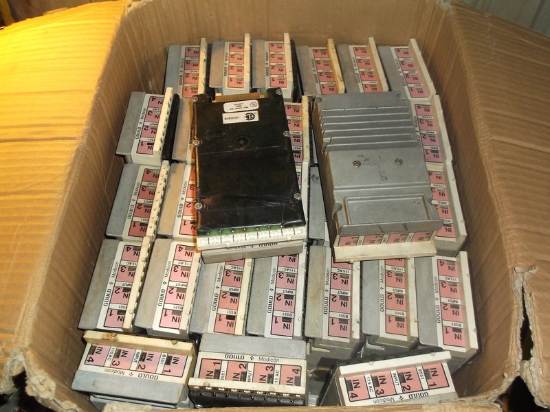 LOT OF 15 GOULD / MODICON B551 INPUT MODULES