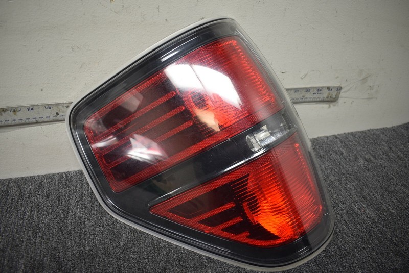 2009-2014 FORD F150 LEFT SIDE TAIL LIGHT FACTORY OEM