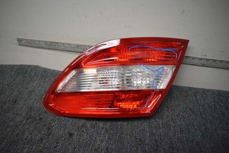 2008 MERCEDES BENZ RIGHT SIDE TAIL LIGHT FACTORY OEM