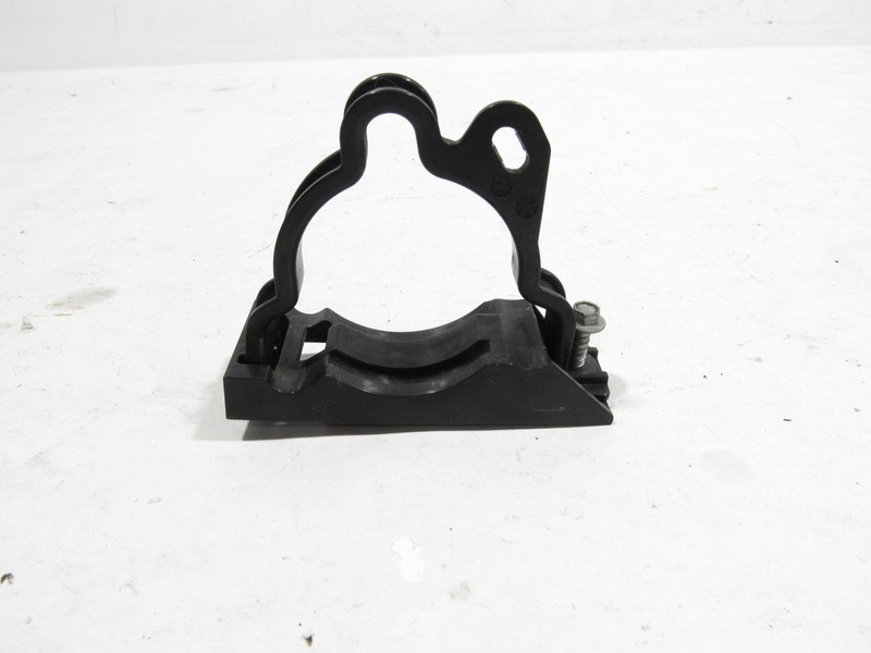 15-19 Land Rover Discovery Sport 2018 Front Support Holder Mount Bracket ;