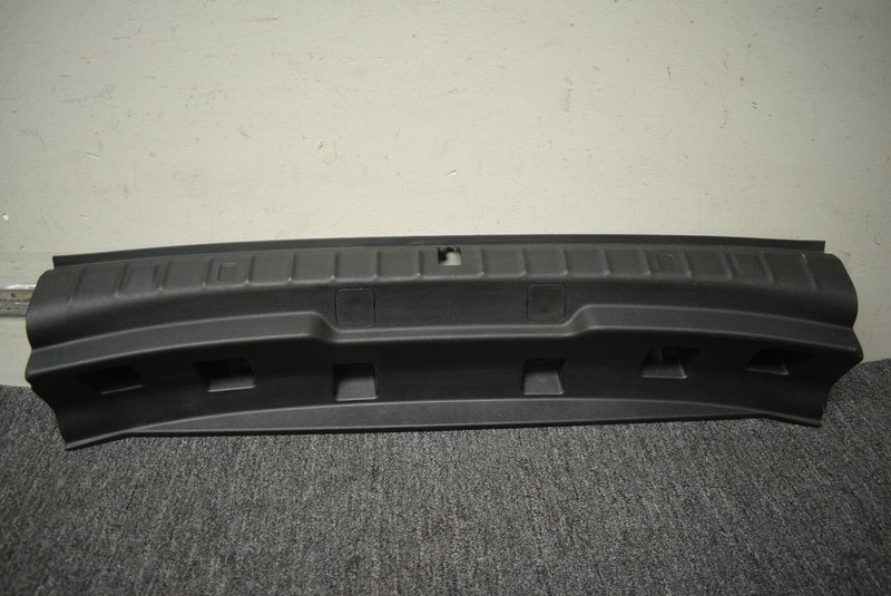 2018-2019 BMW 530E REAR LOADING SILL COVER FACTORY OEM